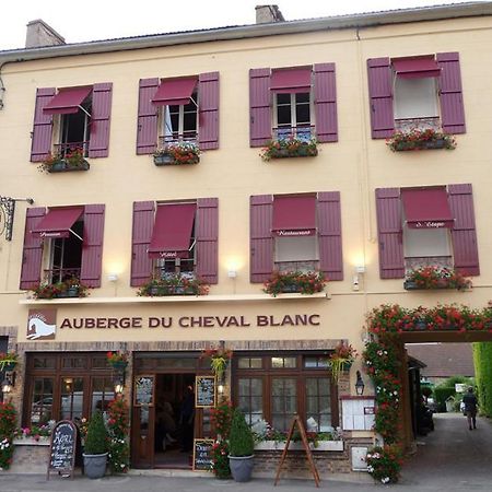 Auberge Du Cheval Blanc Avallon Eksteriør billede